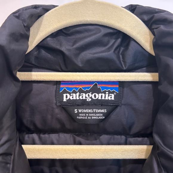 Patagonia Women’s Down Sweater Jacket Size Small - Picture 2 of 3